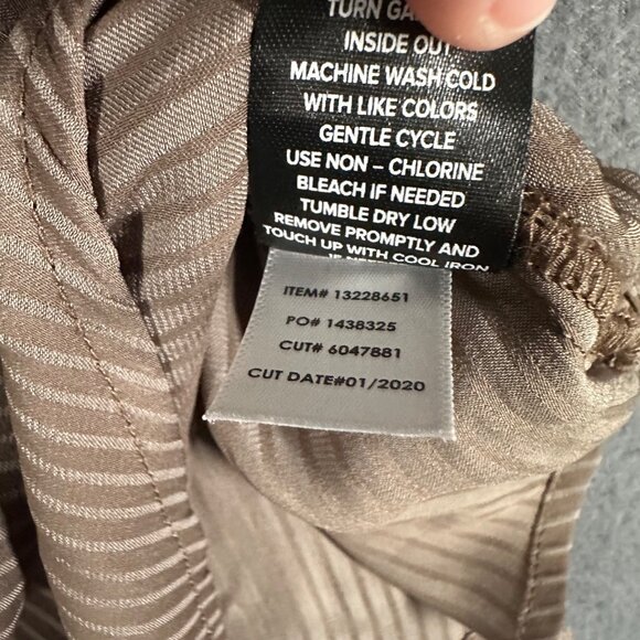 Torrid 1 US 1X 14/16 Taupe Striped V-Neck Roll Tab Sleeve Madison Blouse Button - Picture 9 of 10